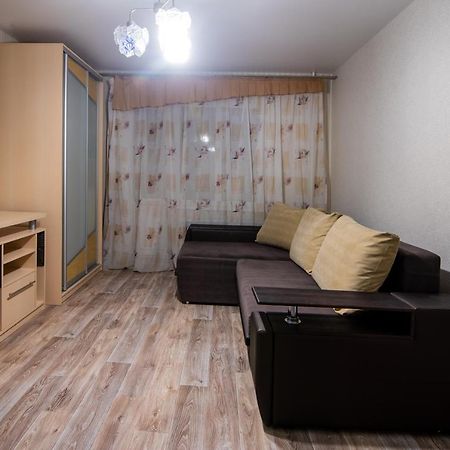 Apartment Street Trostyanetskaya キエフ エクステリア 写真