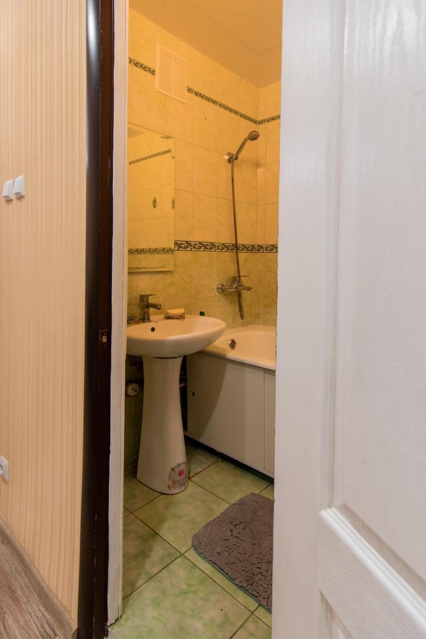 Apartment Street Trostyanetskaya キエフ エクステリア 写真